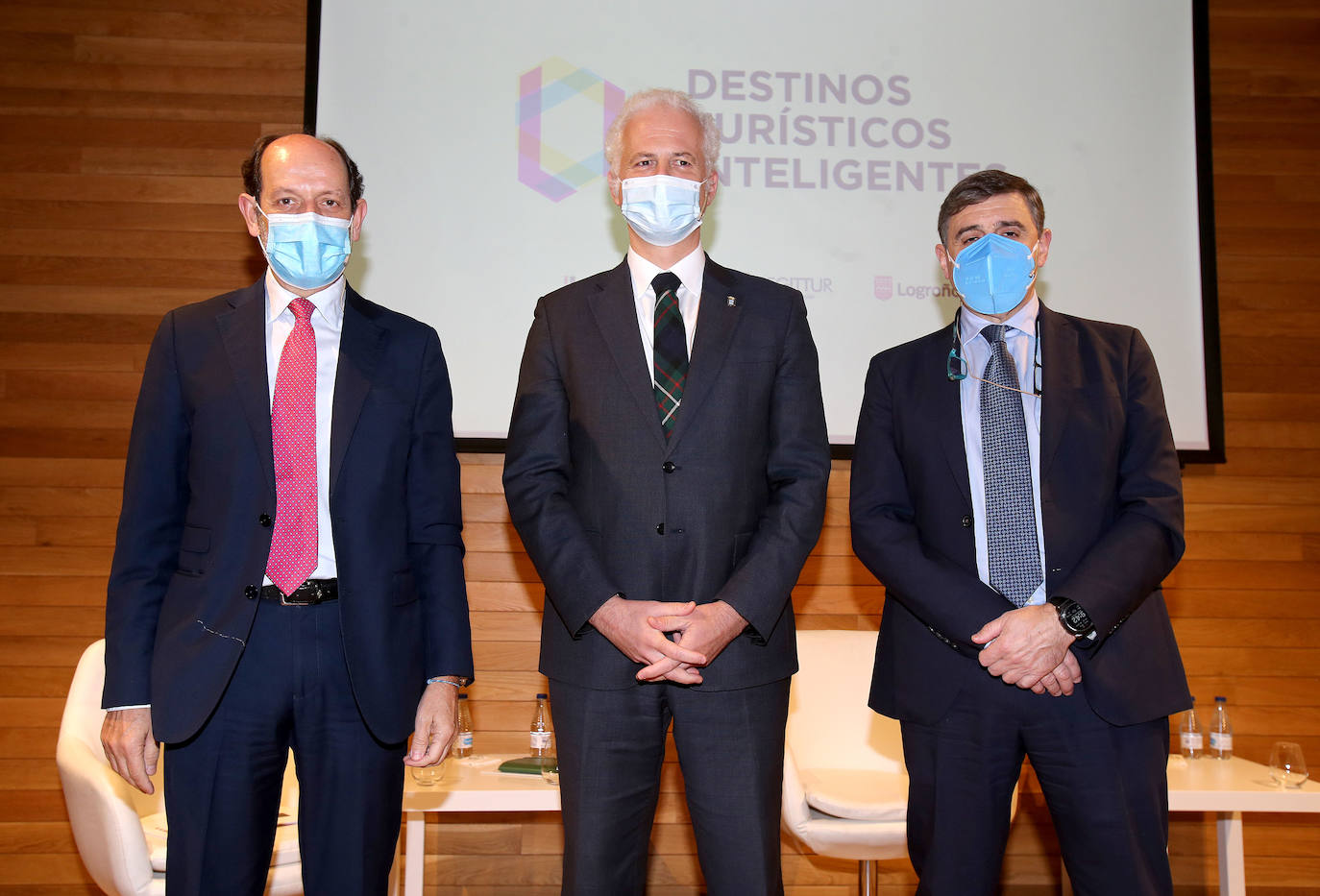 Jornada 'Destinos turísticos inteligentes', organizado por SEGITTUR (Sociedad Estatal de la Innovación y las Tecnologías Turísticas) y Diario La Rioja y con el patrocinio del Ayuntamiento de Logroño, que se ha desarrollado en el Espacio Lagares.