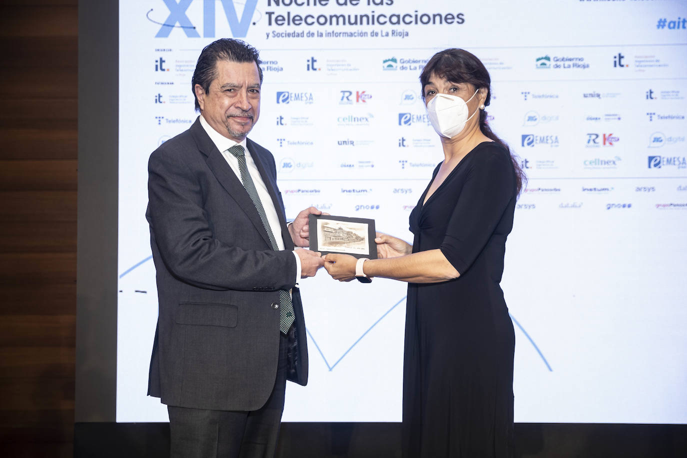 La Asociación de Ingenieros de Telecomunicaciones de La Rioja celebró su gran gala anual.