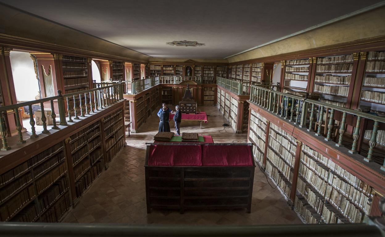 Biblioteca del Monasterio de Yuso, en San Millán de la Cogolla. 