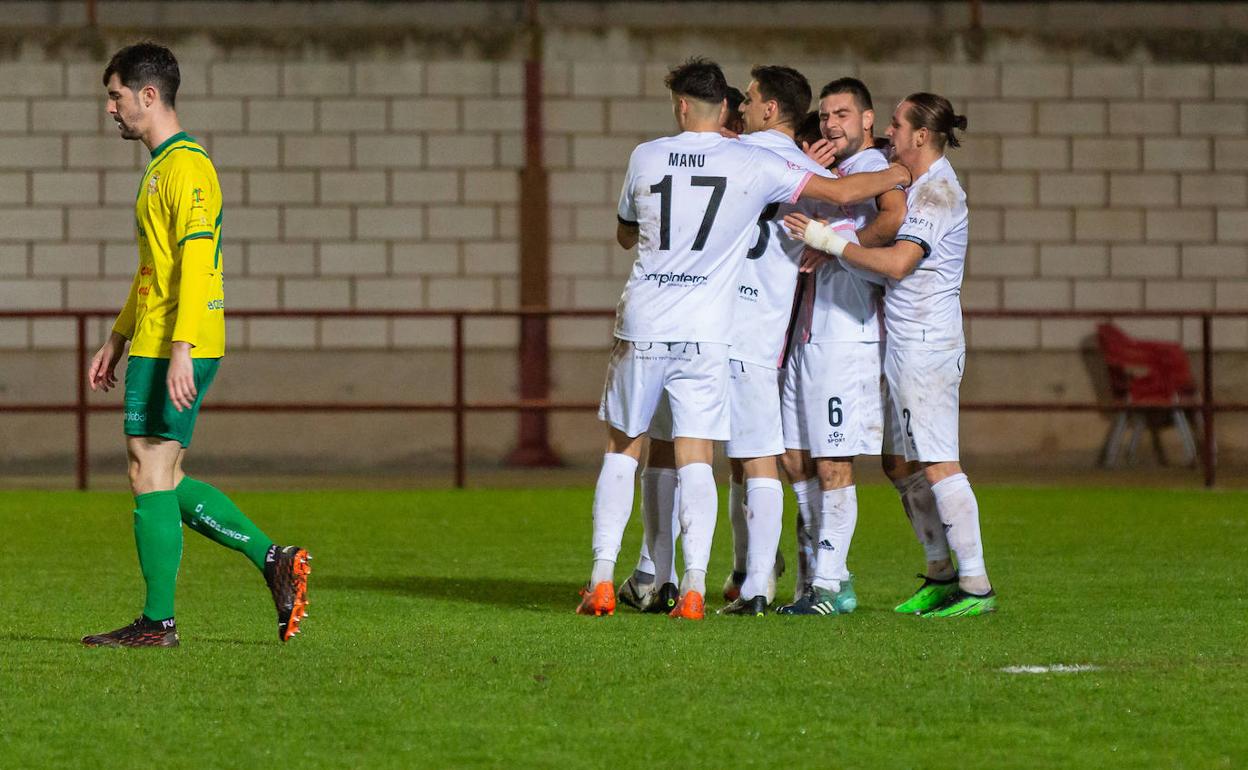 El Racing Rioja celebra uno de sus goles. 