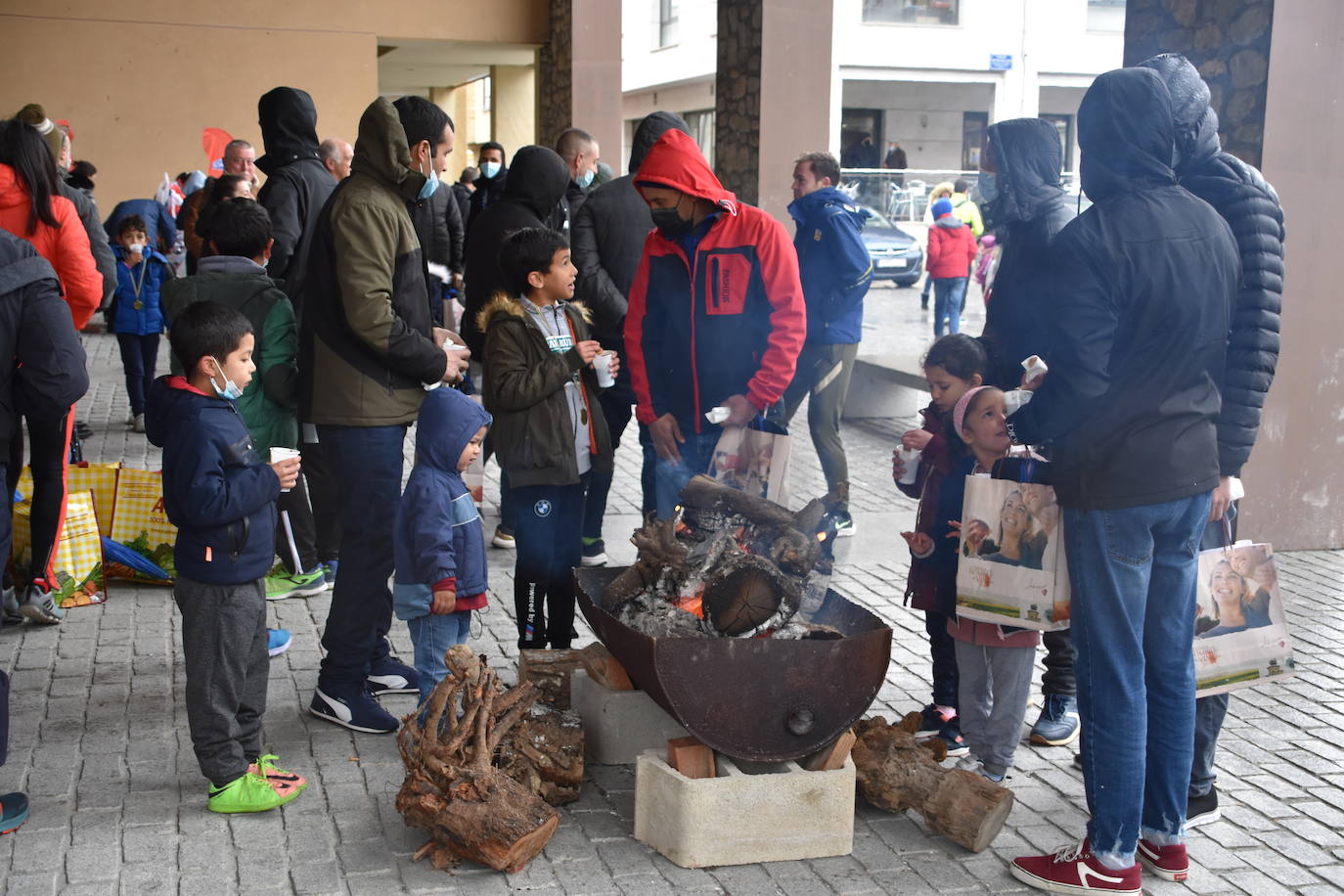 La cita ha contado con ciento veinticuatro participantes adultos y setenta niños en las pruebas infantiles. 