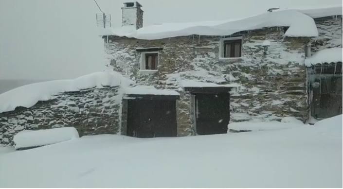 VÍDEO | La gran capa de nieve que hay en Santa Marina