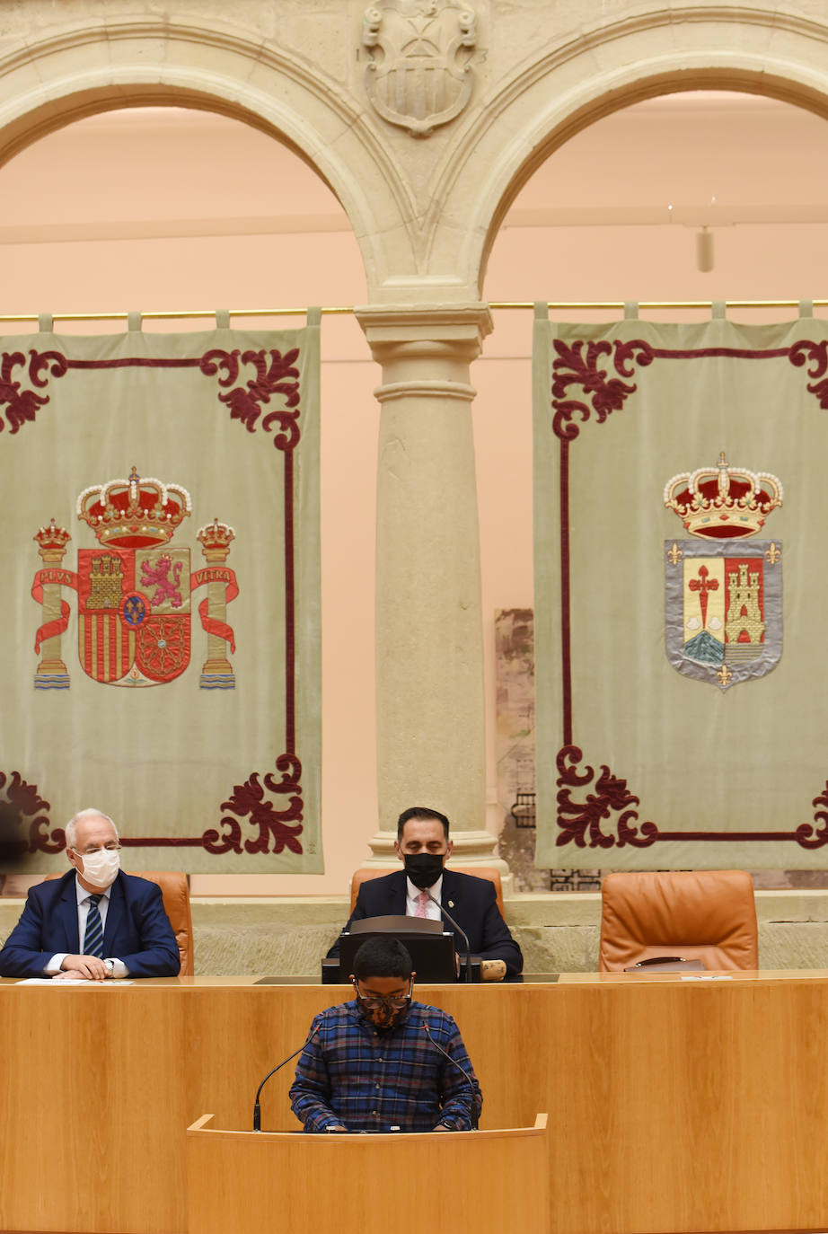 Fotos: Alumnos de 52 colegios riojanos leen en el Parlamento de La Rioja la Constitución Española