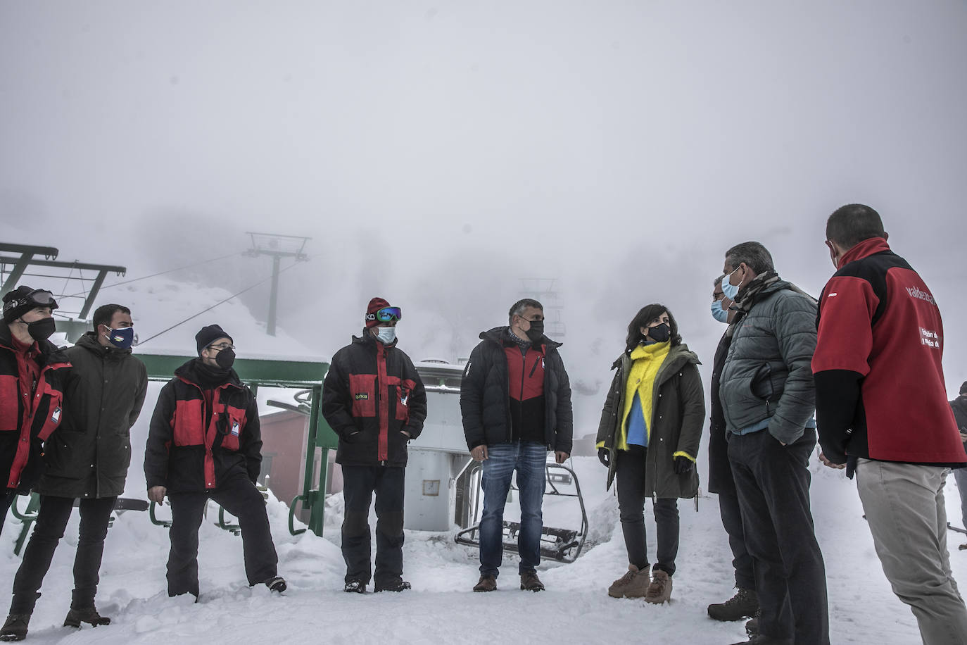 Fotos: Valdezcaray se llena de nieve e inicia este sábado la temporada