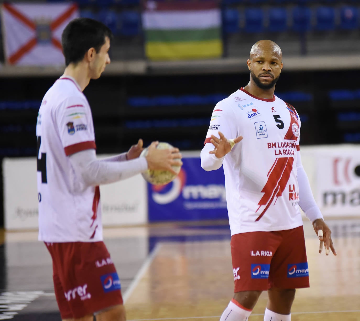 Fotos: Las imágenes del triunfo del BM Logroño ante el Anaitasuna