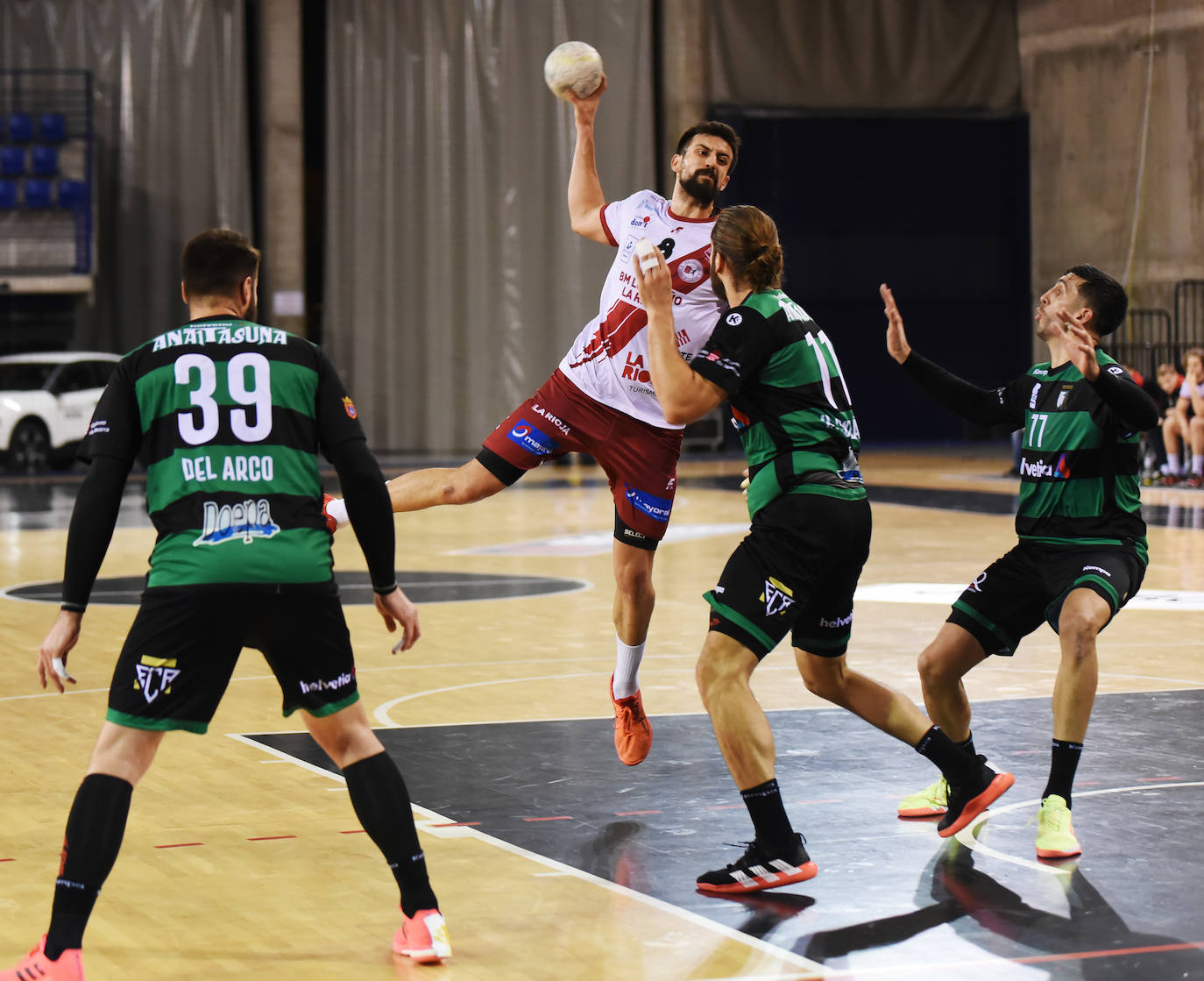 Fotos: Las imágenes del triunfo del BM Logroño ante el Anaitasuna