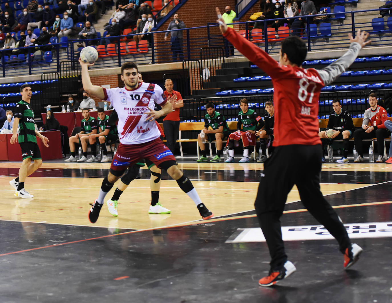 Fotos: Las imágenes del triunfo del BM Logroño ante el Anaitasuna