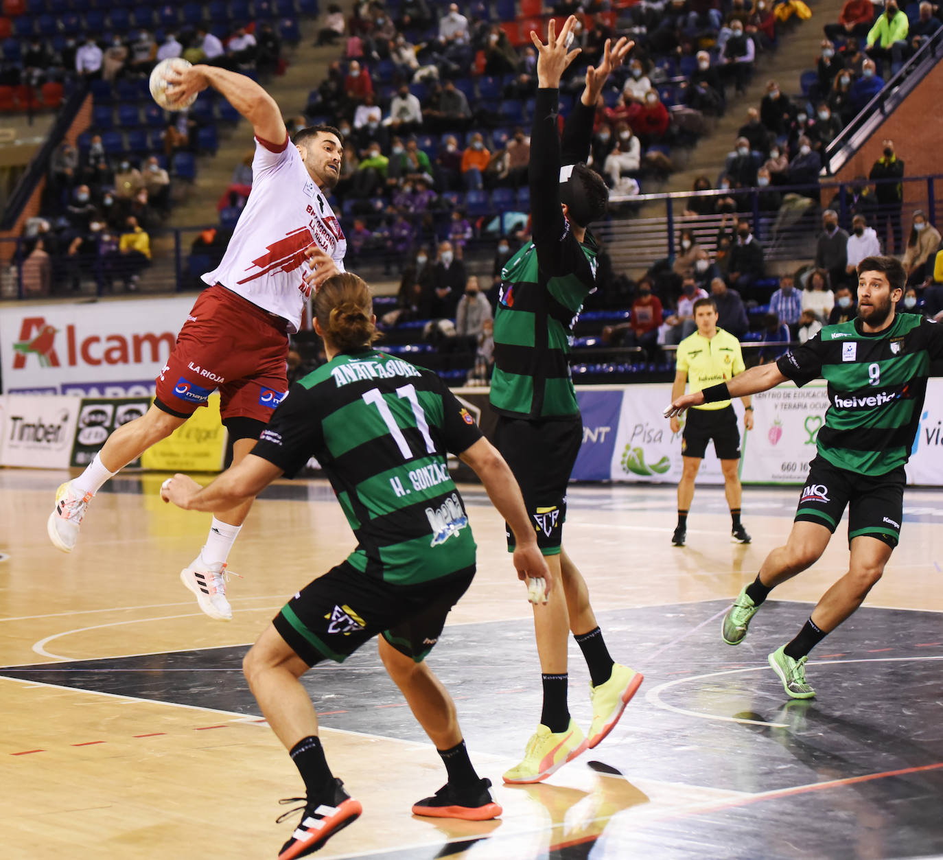 Fotos: Las imágenes del triunfo del BM Logroño ante el Anaitasuna
