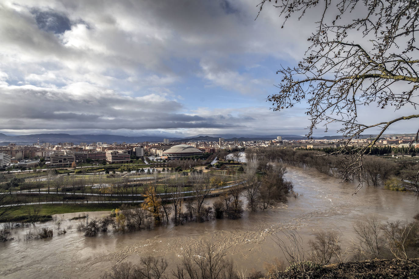 Fotos: Las espectaculares imágenes del río en Logroño