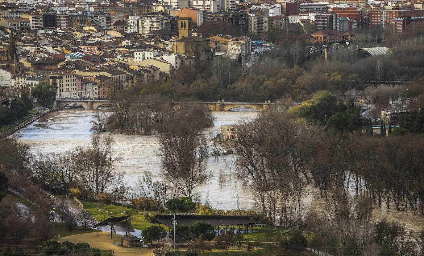 Fotos: Las espectaculares imágenes del río en Logroño