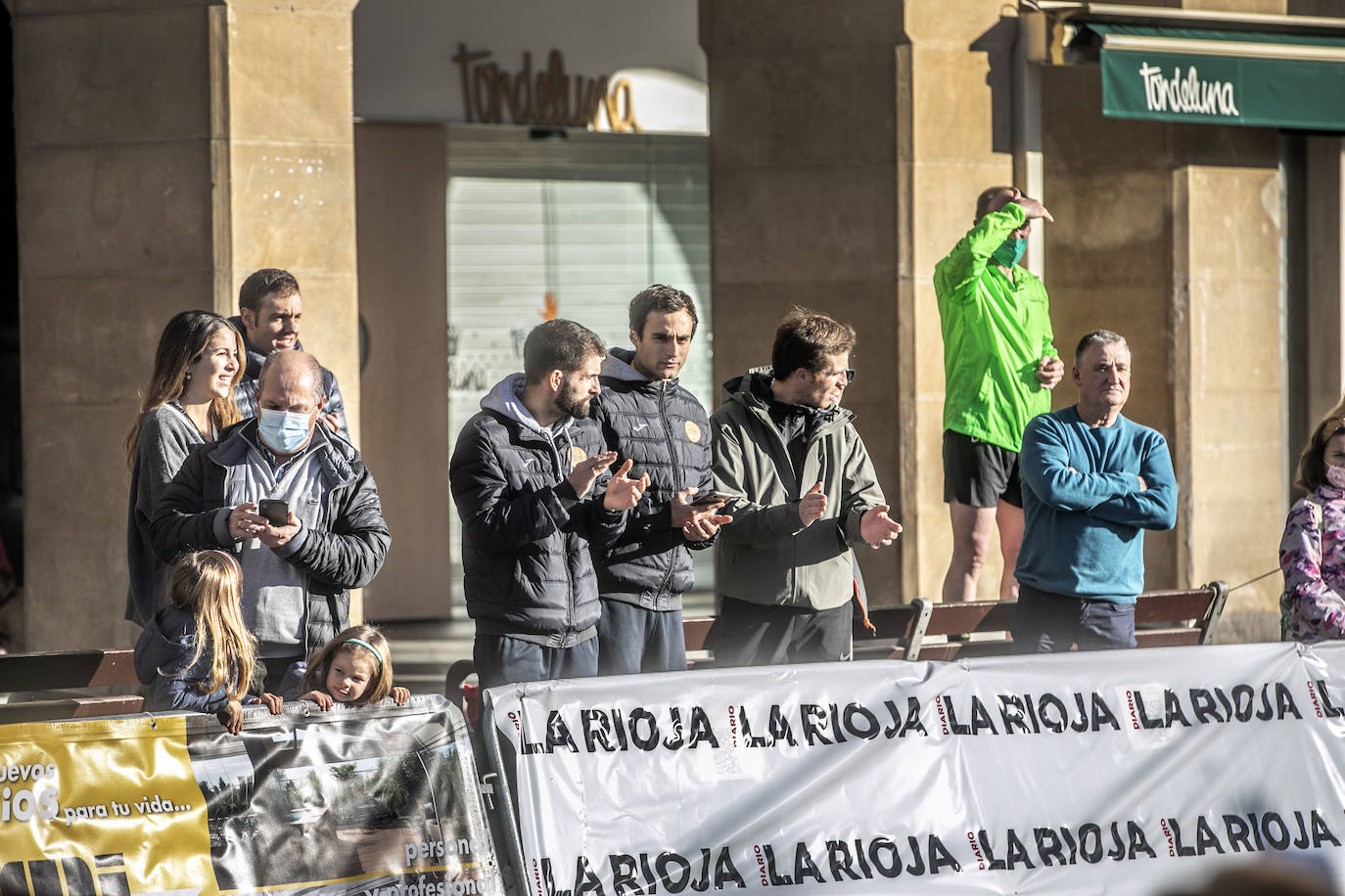 Fotos: La llegada a la meta en la Media Maratón de La Rioja