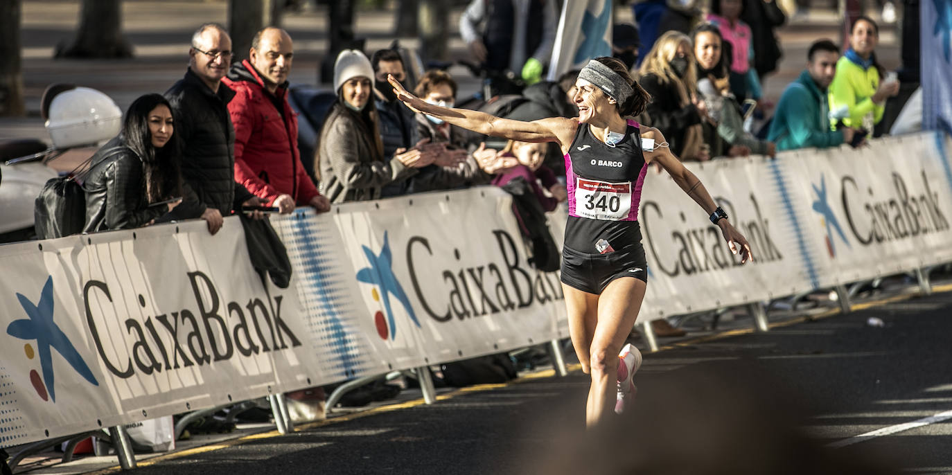 Fotos: La llegada a la meta en la Media Maratón de La Rioja