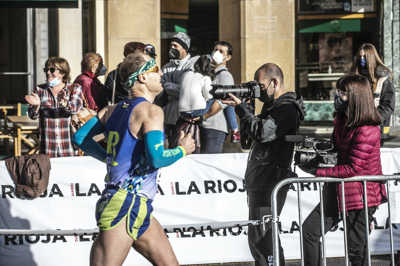 Fotos: La llegada a la meta en la Media Maratón de La Rioja