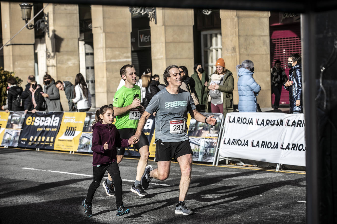 Fotos: La llegada a la meta en la Media Maratón de La Rioja