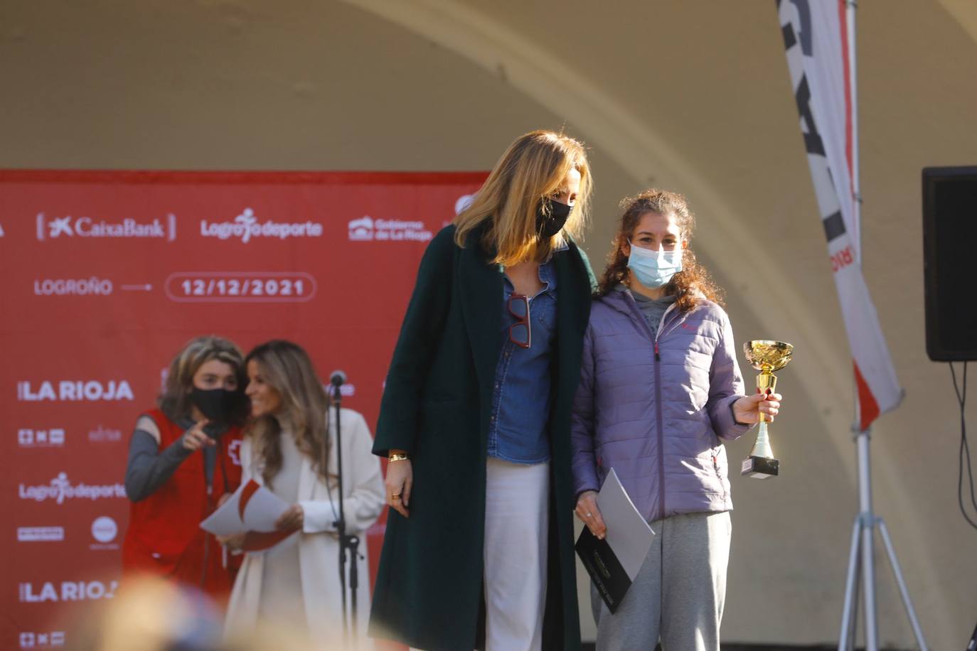 Fotos: El podio y los premios de la Media Maratón de La Rioja