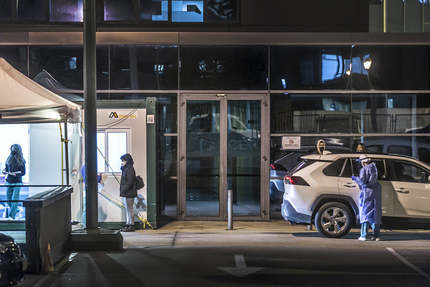 Fotos: Largas colas para pruebas PCR en La Rioja