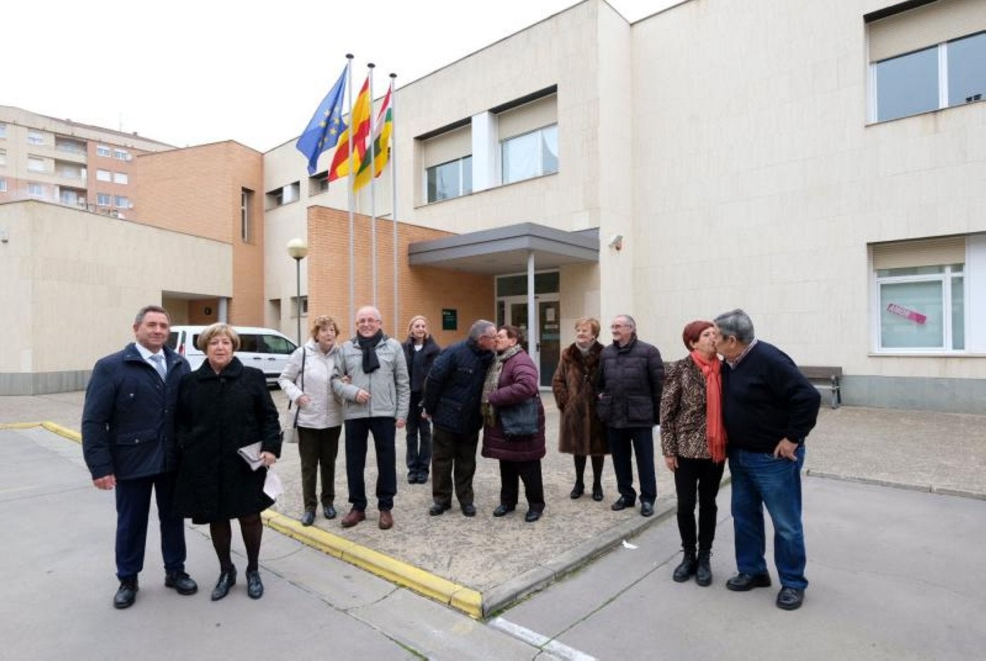 José Luis y Cristina, J. Antonio y Margarita, Javier y Mari Cruz, Miguel y Julia y José Ignacio y Tere. 