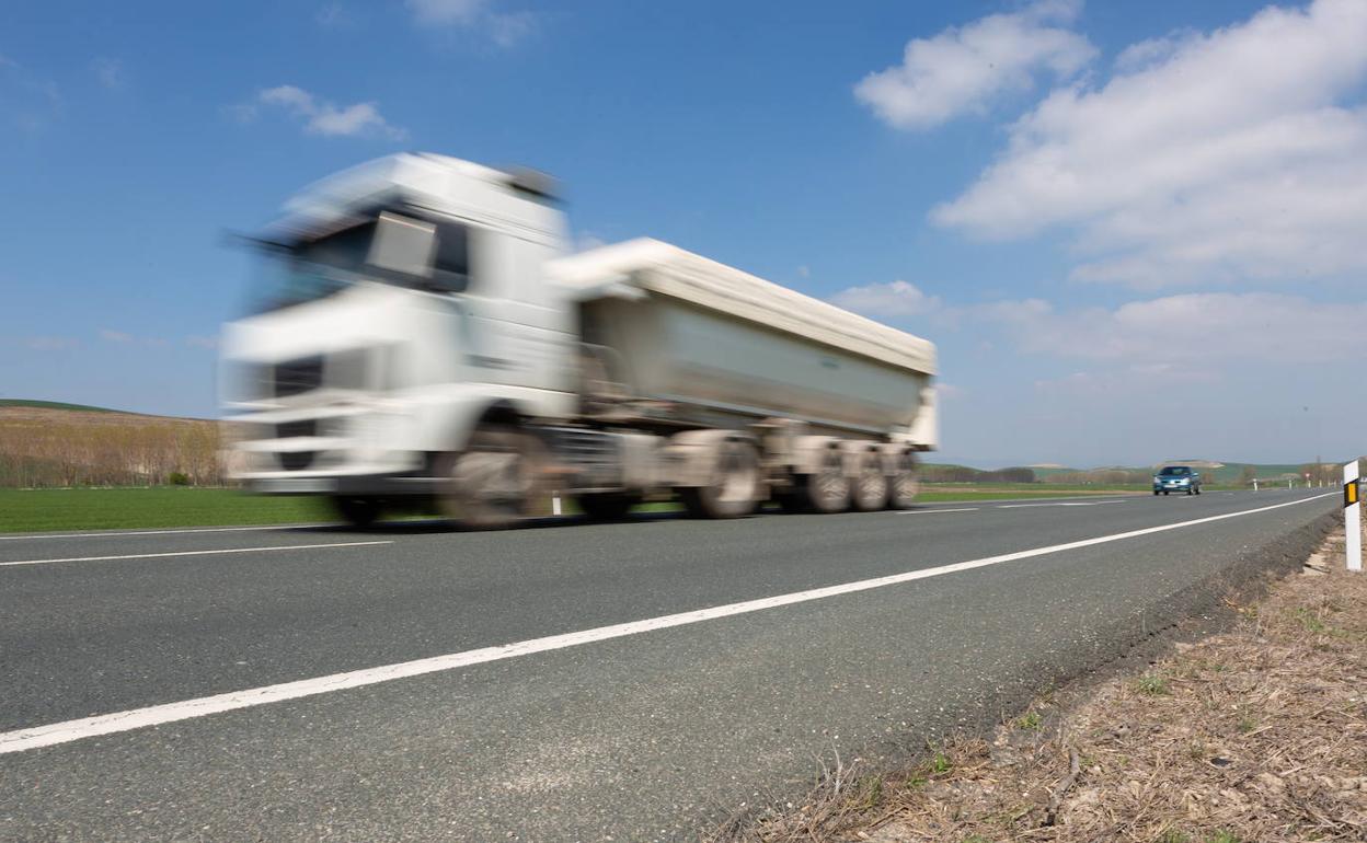 El sector del transporte de mercancías en La Rioja, «satisfecho» por el acuerdo que desconvoca la huelga