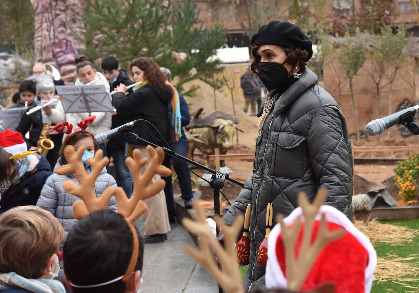 El nacimiento, situado en la plaza del Ayuntamiento de la capital riojana, se podrá visitar hasta el 7 de enero