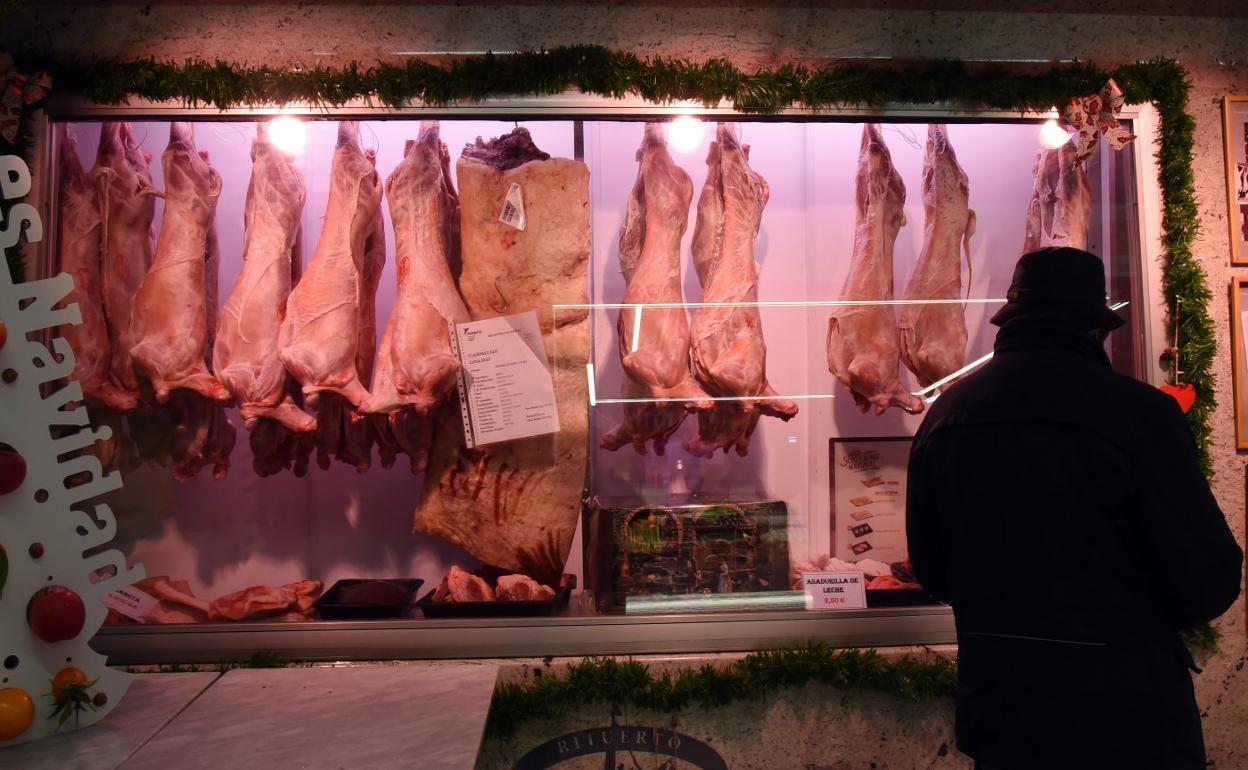 Cabritos preparados para la venta estos días previos a Navidad. 