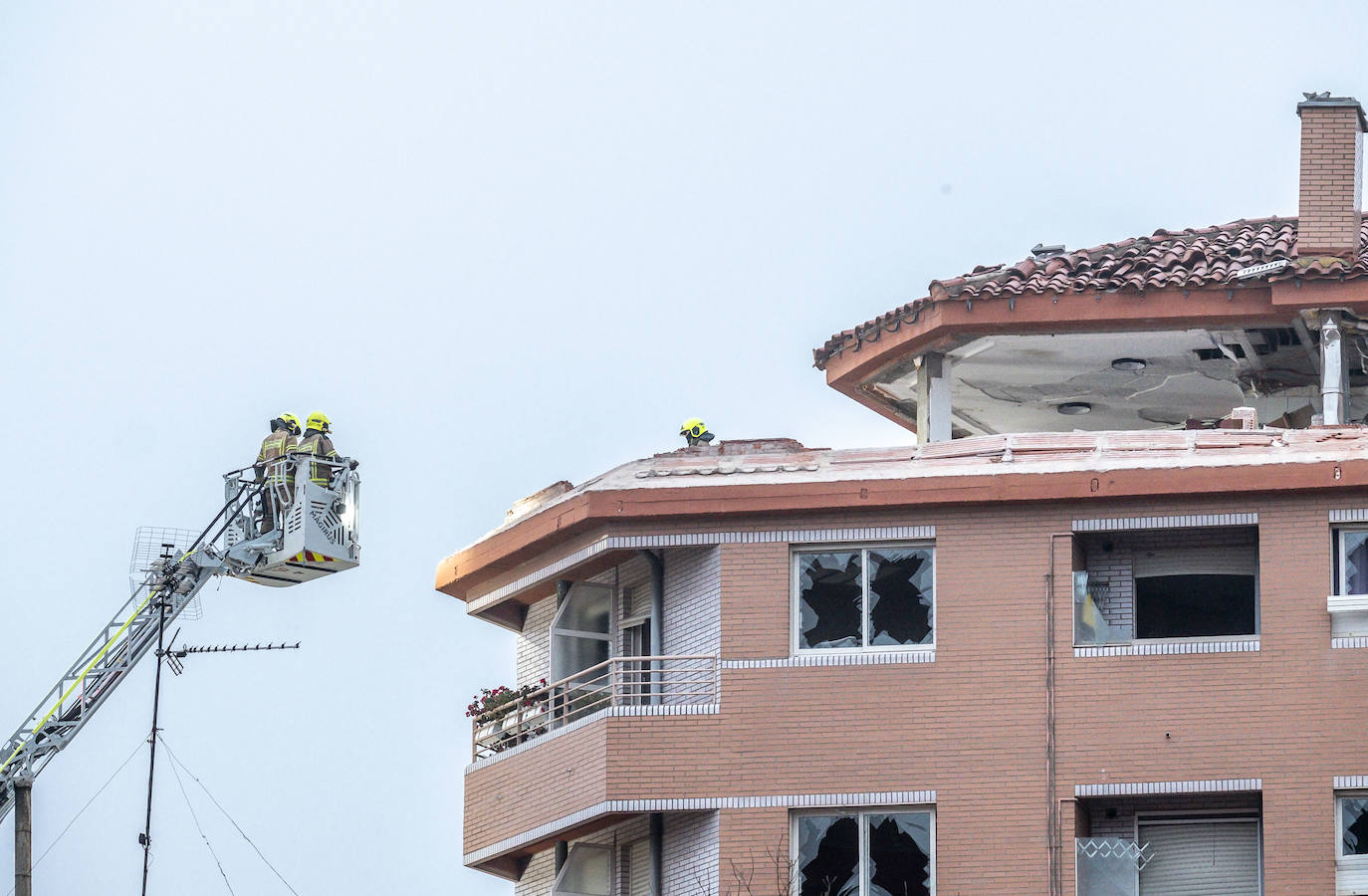 Fotos: Explosión de gas en un ático de Lardero