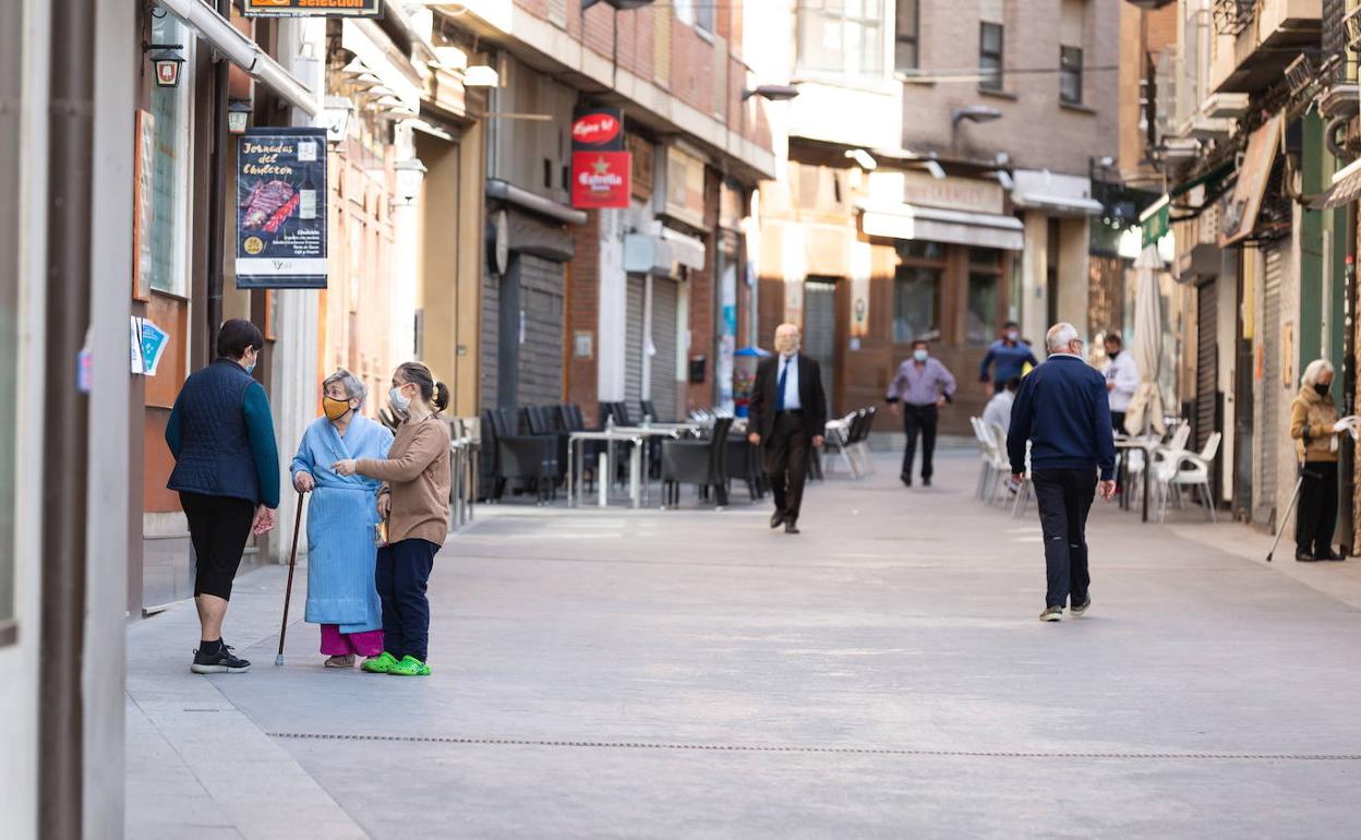 Pueblo a pueblo: Logroño lidera la subida con otros 300 casos activos