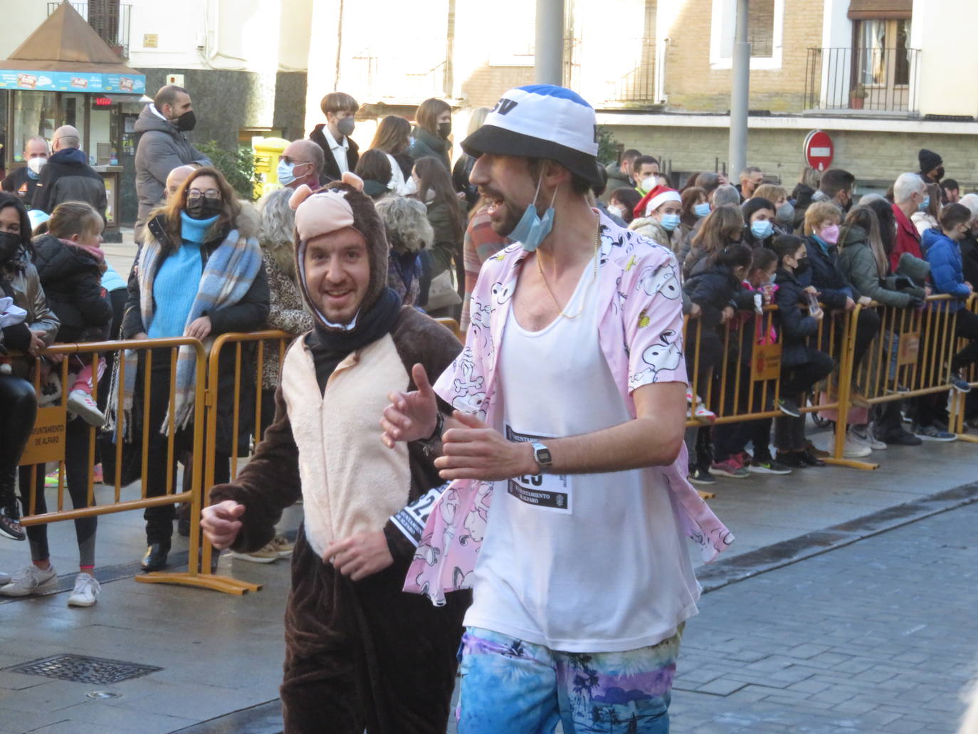 Fotos: Cuatrocientos corredores, en la San Silvestre de Alfaro