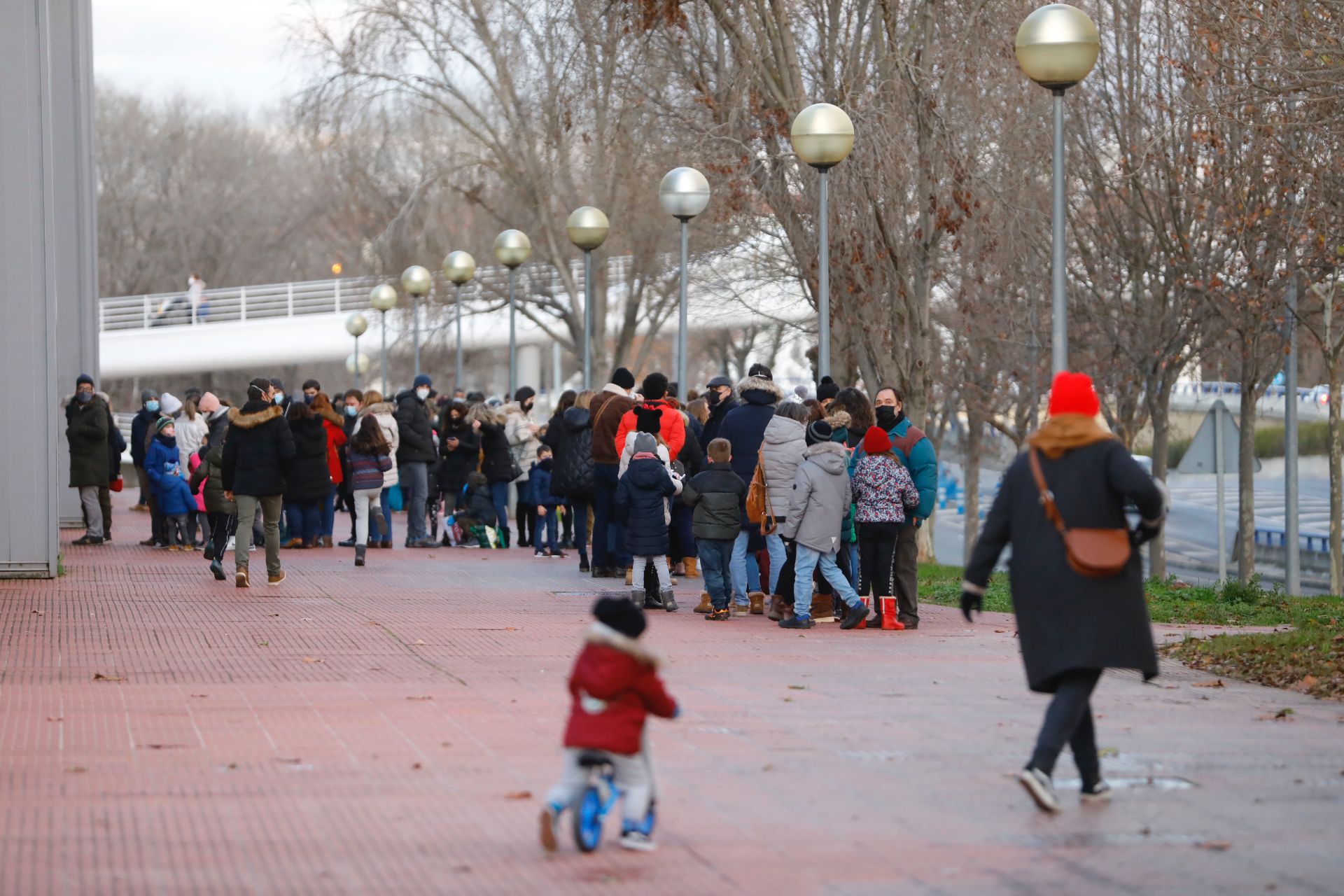 Fotos: Colas para entrar en Las Gaunas a ver a los Reyes Magos