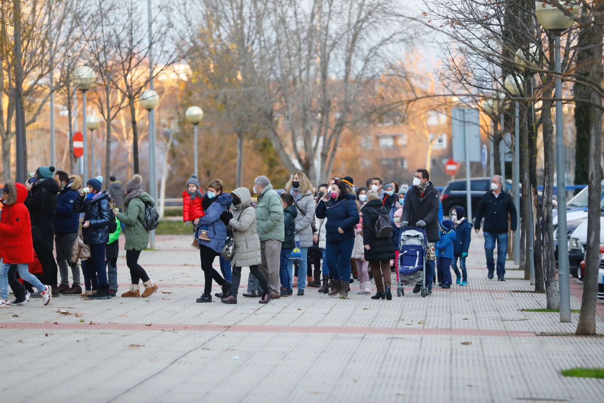 Fotos: Colas para entrar en Las Gaunas a ver a los Reyes Magos