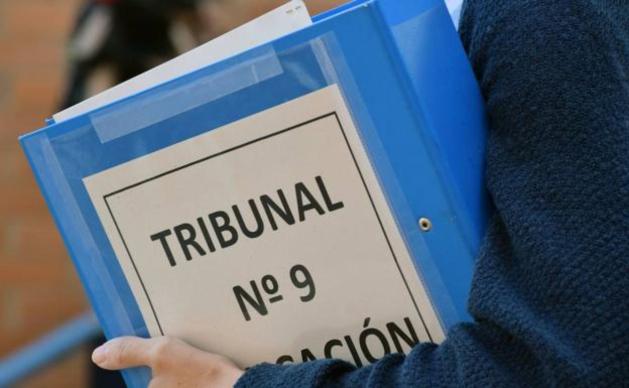 La oferta de empleo público del Ayuntamiento de Logroño incluye 67 plazas, con tres años para convocarlas