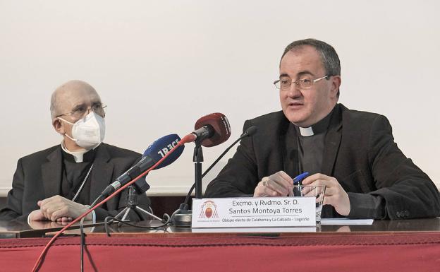 Santos Montoya, durante la rueda de prensa que ha ofrecido esta mañana acompañado por el cardenal arzobispo de Madrid, Carlos Osoro. 