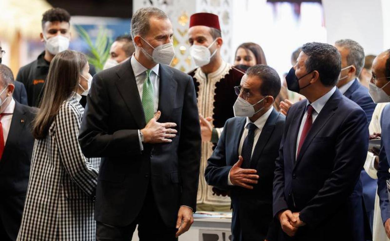 Felipe VI y Doña Letizia visitan el stand de Marruecos en FITUR el pasado miércoles.