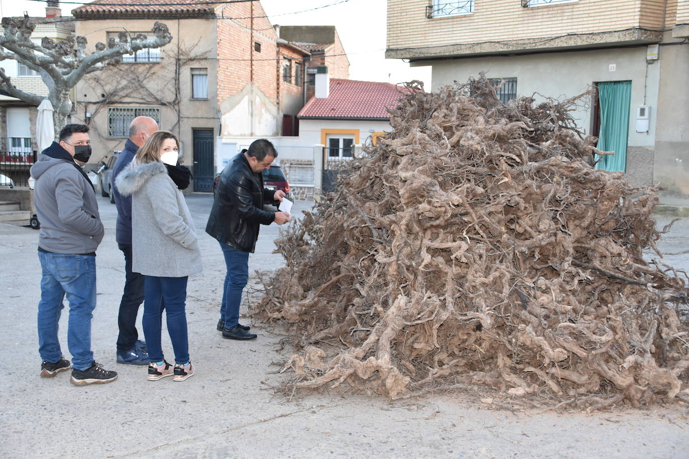 La Asociación Cultural Toro Ensogado de Cabretón organizó una jornada para recordar la tradición de la matanza