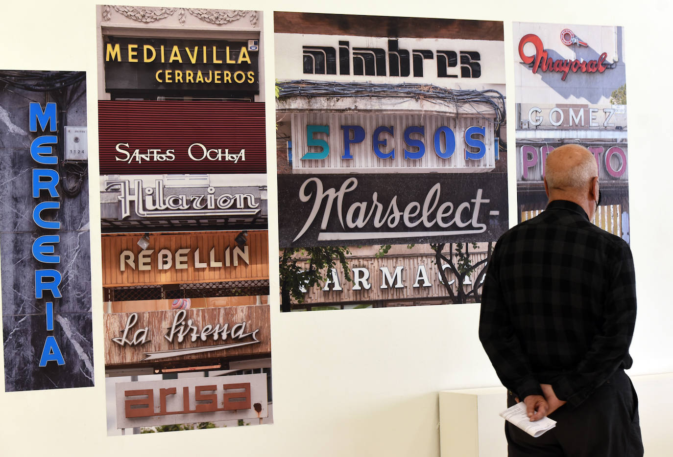 Fotos: El Ayuntamiento de Logroño acoge la exposición &#039;Abierto por ilusión&#039;