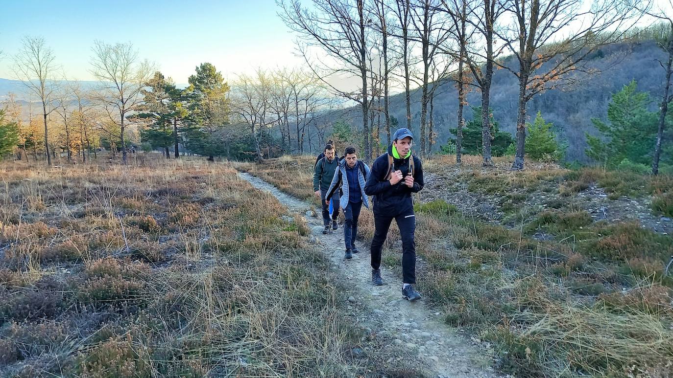 Fotos: Senderismo entre barrancos, pinos, robles y hayas