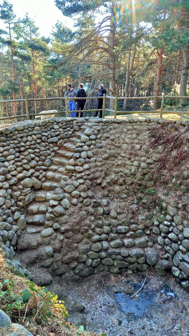 Fotos: Senderismo entre barrancos, pinos, robles y hayas