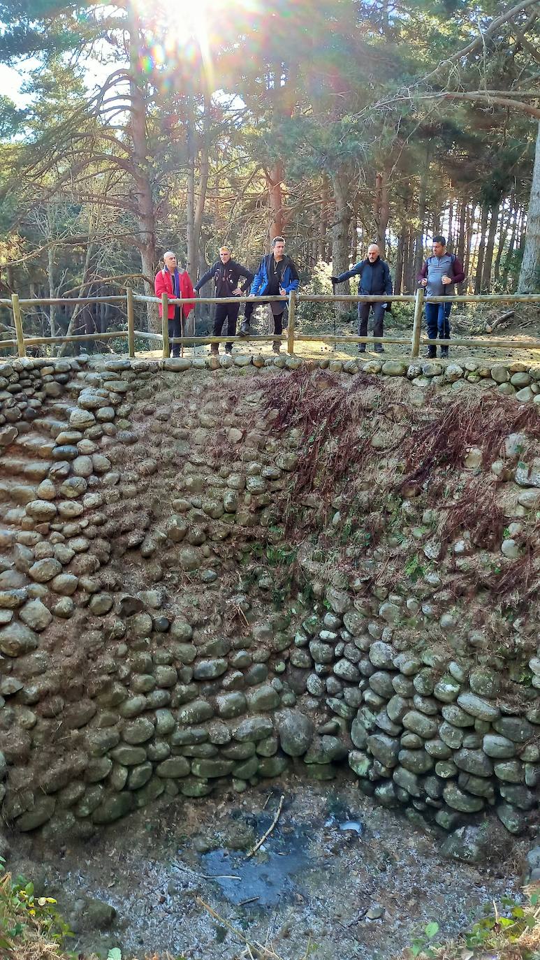 Fotos: Senderismo entre barrancos, pinos, robles y hayas