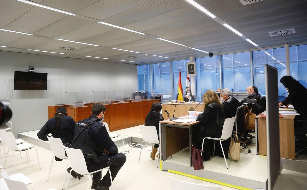 Imagen tomada en la sala de vistas de la Audiencia provincial esta mañana. 