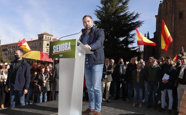 El presidente de Vox, Santiago Abascal, en un acto de campaña electoral para el 13-F. 