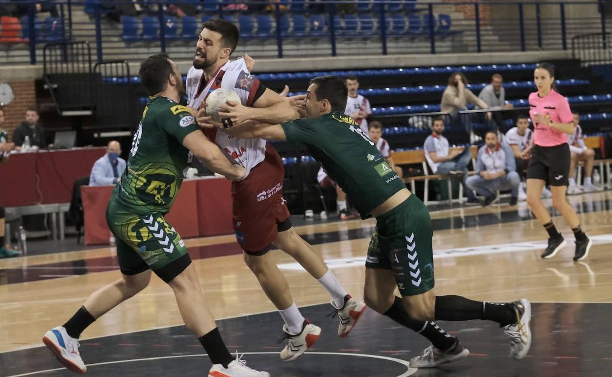 El Ciudad de Logroño no se complica ante el Antequera