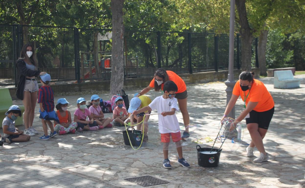 Imagen de la escuela de verano 2021, celebrada en el parque Cidacos. 