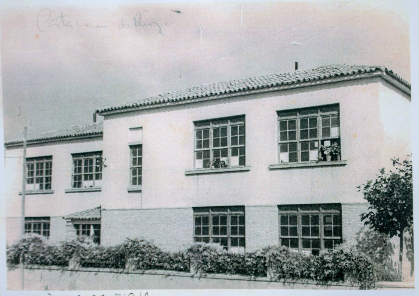 Fotos: Castañares de Rioja celebra el 75 aniversario de su escuela y muestra sus recuerdos en una exposición