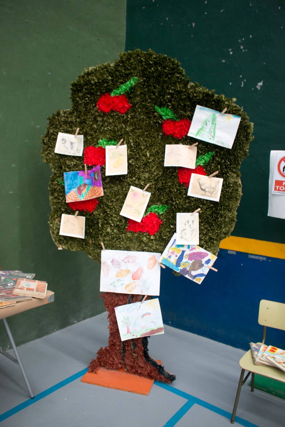 Fotos: Castañares de Rioja celebra el 75 aniversario de su escuela y muestra sus recuerdos en una exposición