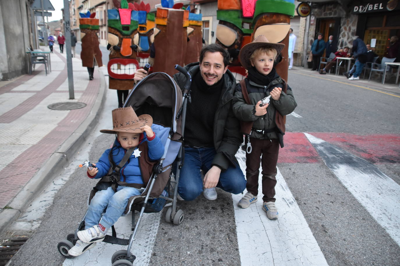 Fotos: El Carnaval se adueña de las calles de Cervera