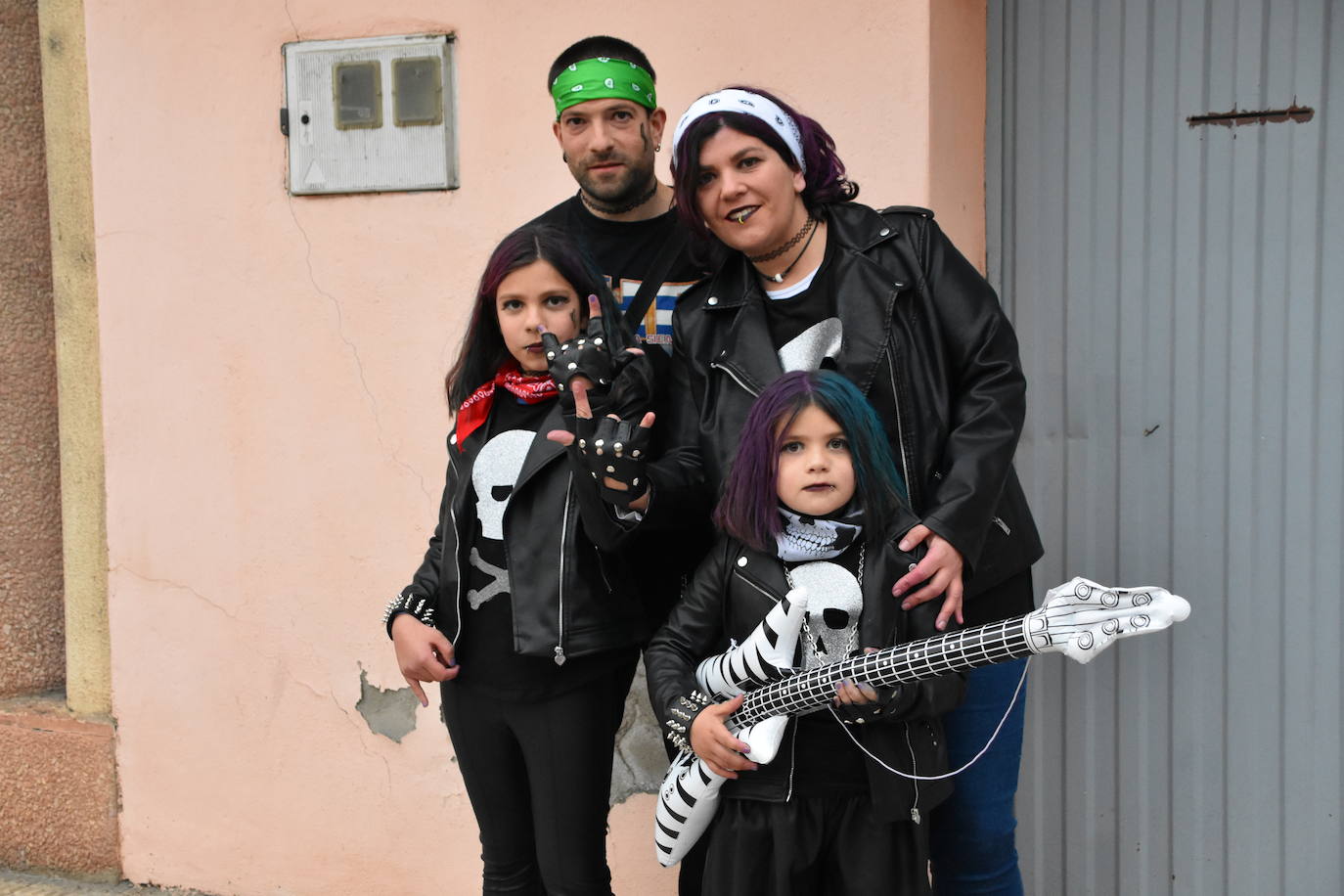 Fotos: El Carnaval se adueña de las calles de Cervera