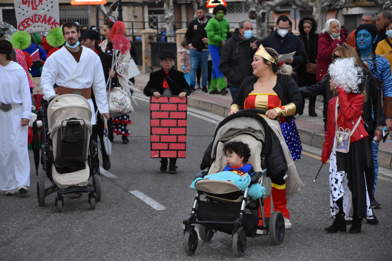 Fotos: El Carnaval se adueña de las calles de Cervera