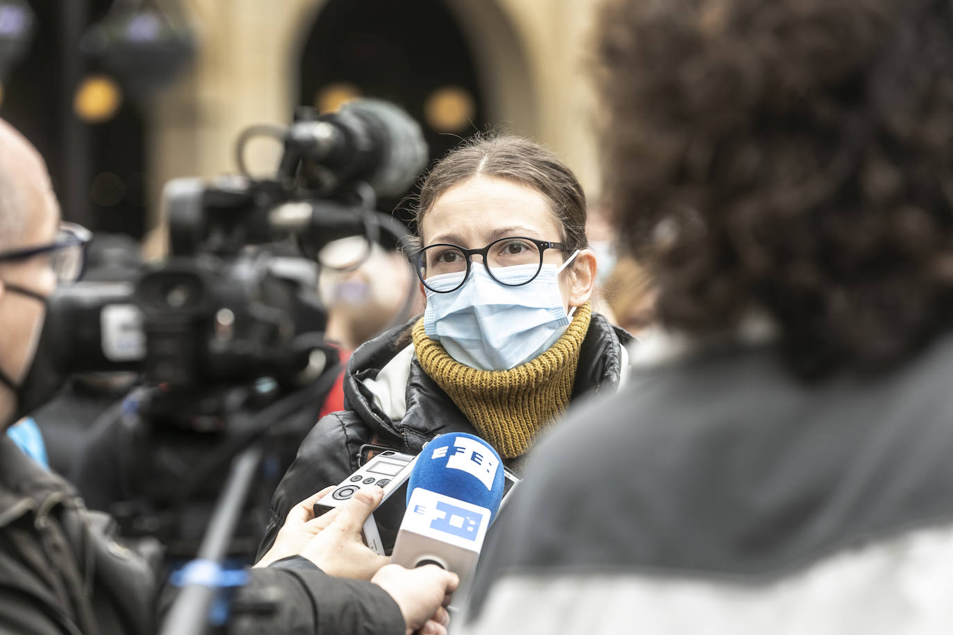 Fotos: Concentración en la plaza del Mercado de Logroño para clamar por la paz en Ucrania