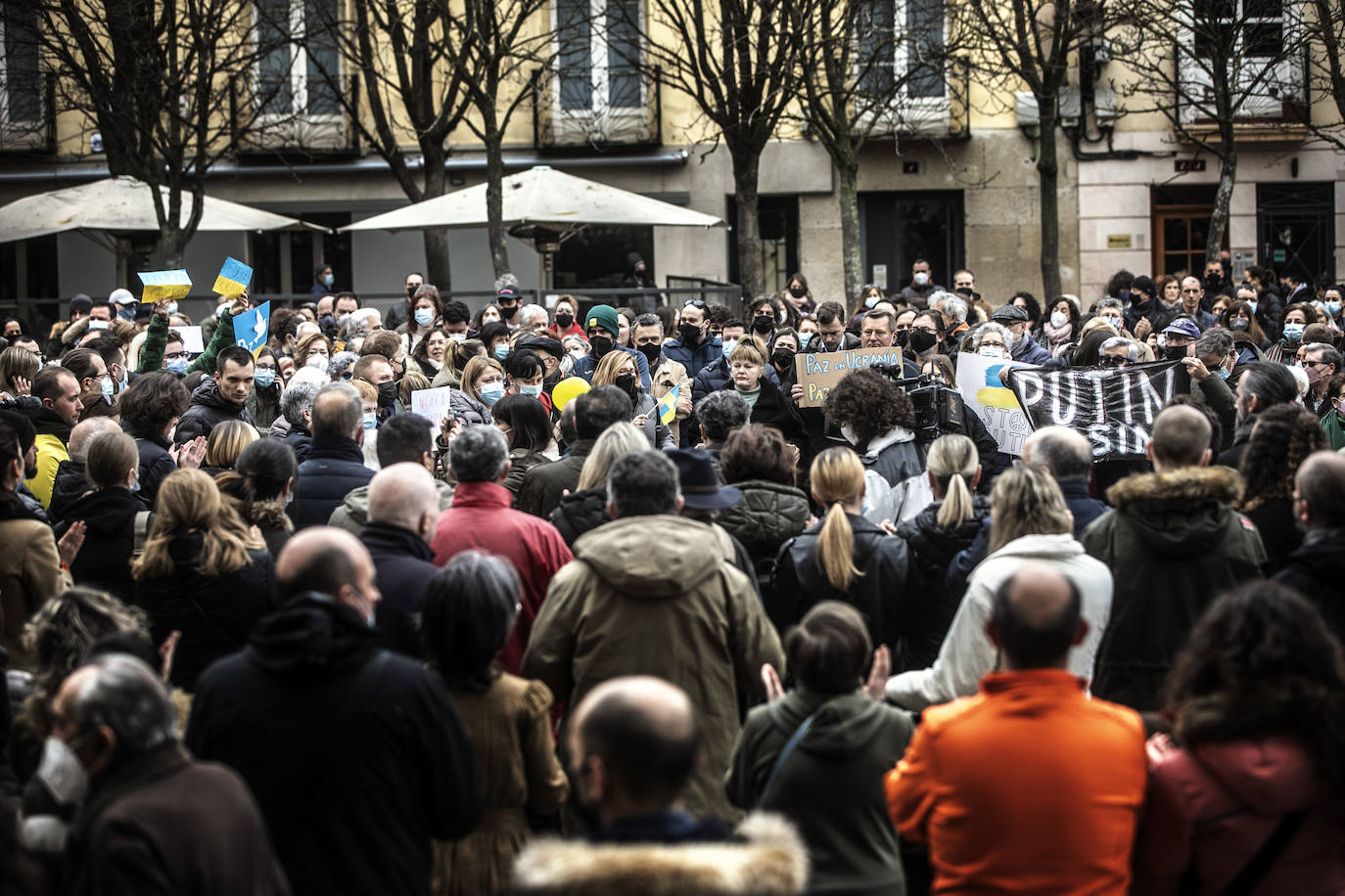 Fotos: Concentración en la plaza del Mercado de Logroño para clamar por la paz en Ucrania