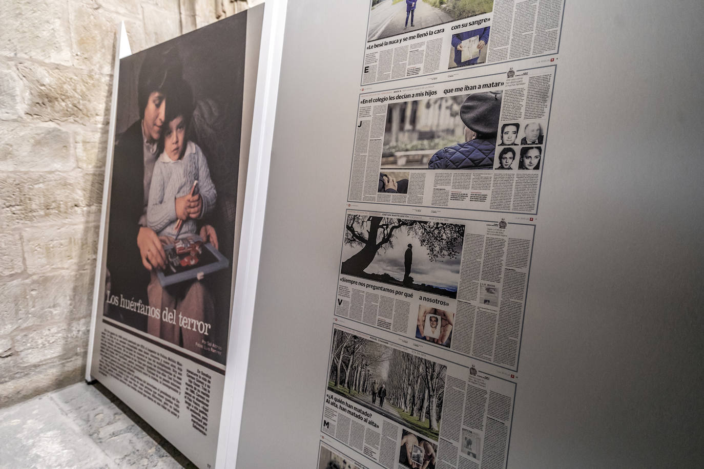 El Parlamento de La Rioja acoge la exposición 'El terror a portada', organizada por Vocento, la Fundación Víctimas del Terrorismo y el Centro Memorial de las Víctimas del Terrorismo. 