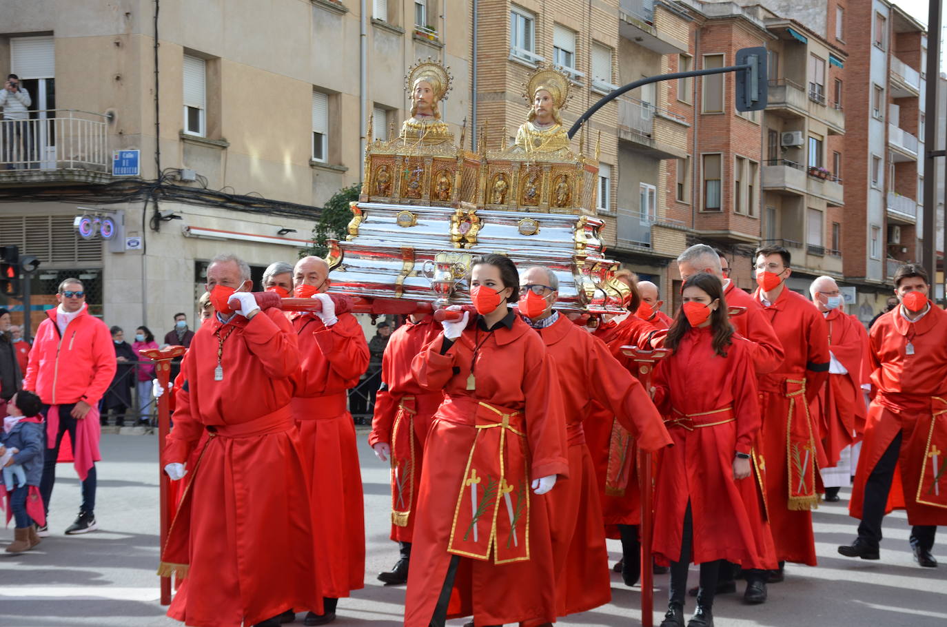 Fotos: La procesión de los mártires Emeterio y Celedonio llena las calles de Calahorra